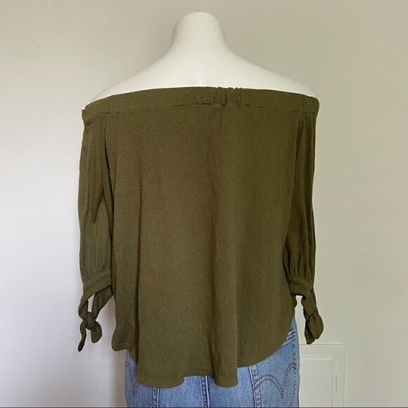 A&F Off Shoulder Top  - Picture 6 of 7